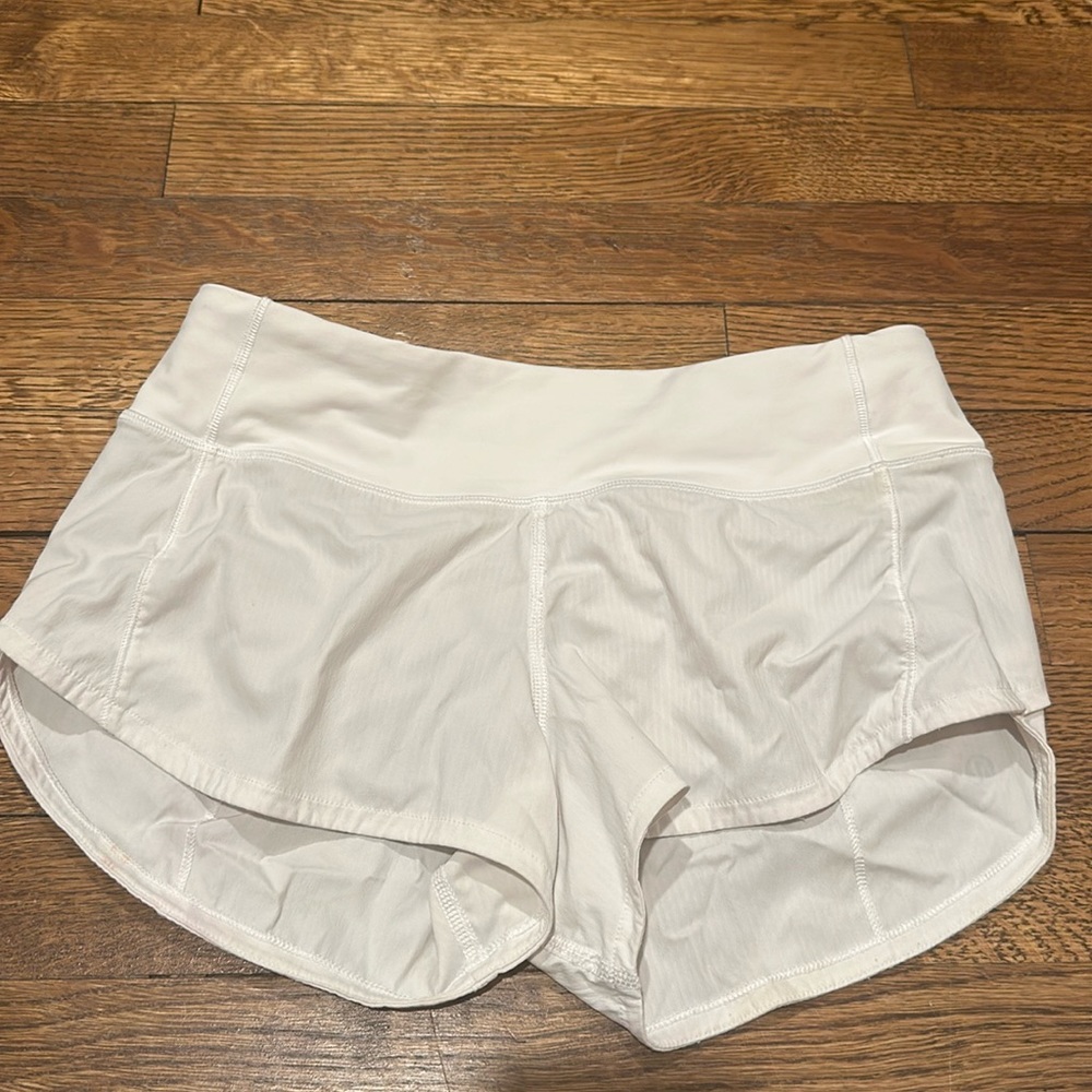 LULULEMON WHITE SHORTS